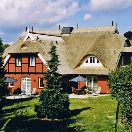 Landhaus Uhlenhof 2 Apartment Gross Zicker